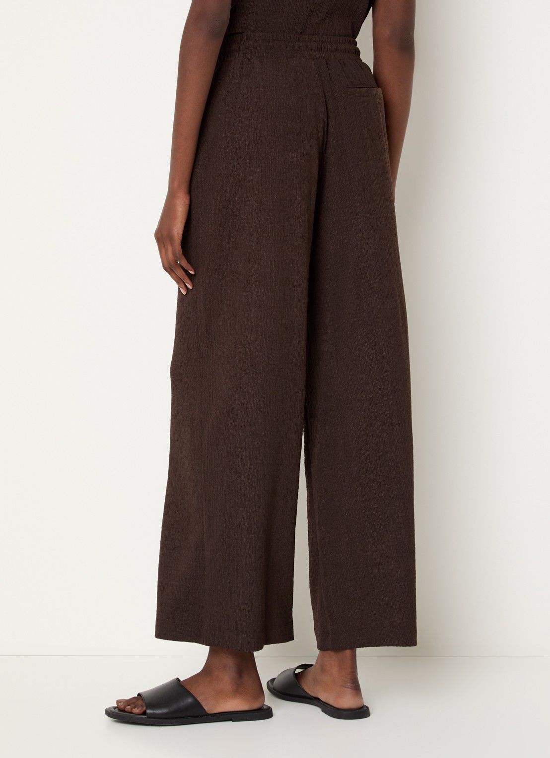 OPUS Mileni high waist loose fit pantalon met structuur - achterkant 3 bruin