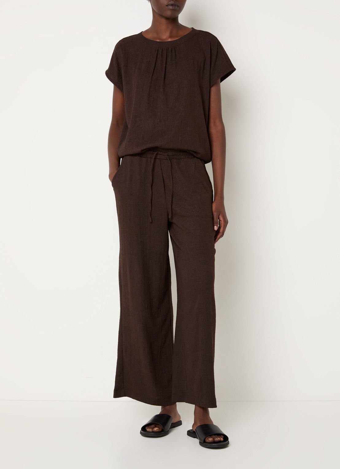 OPUS Mileni high waist loose fit pantalon met structuur - voorkant 2 bruin