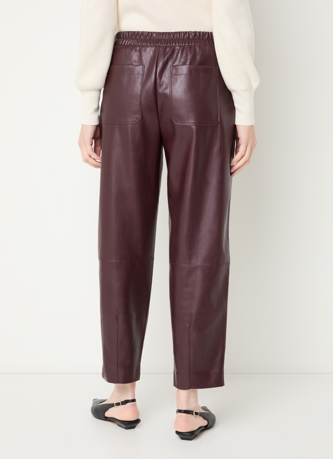 OPUS Myha Edgy mid waist cropped tapered fit broek van imitatieleer - achterkant 2 bordeauxrood