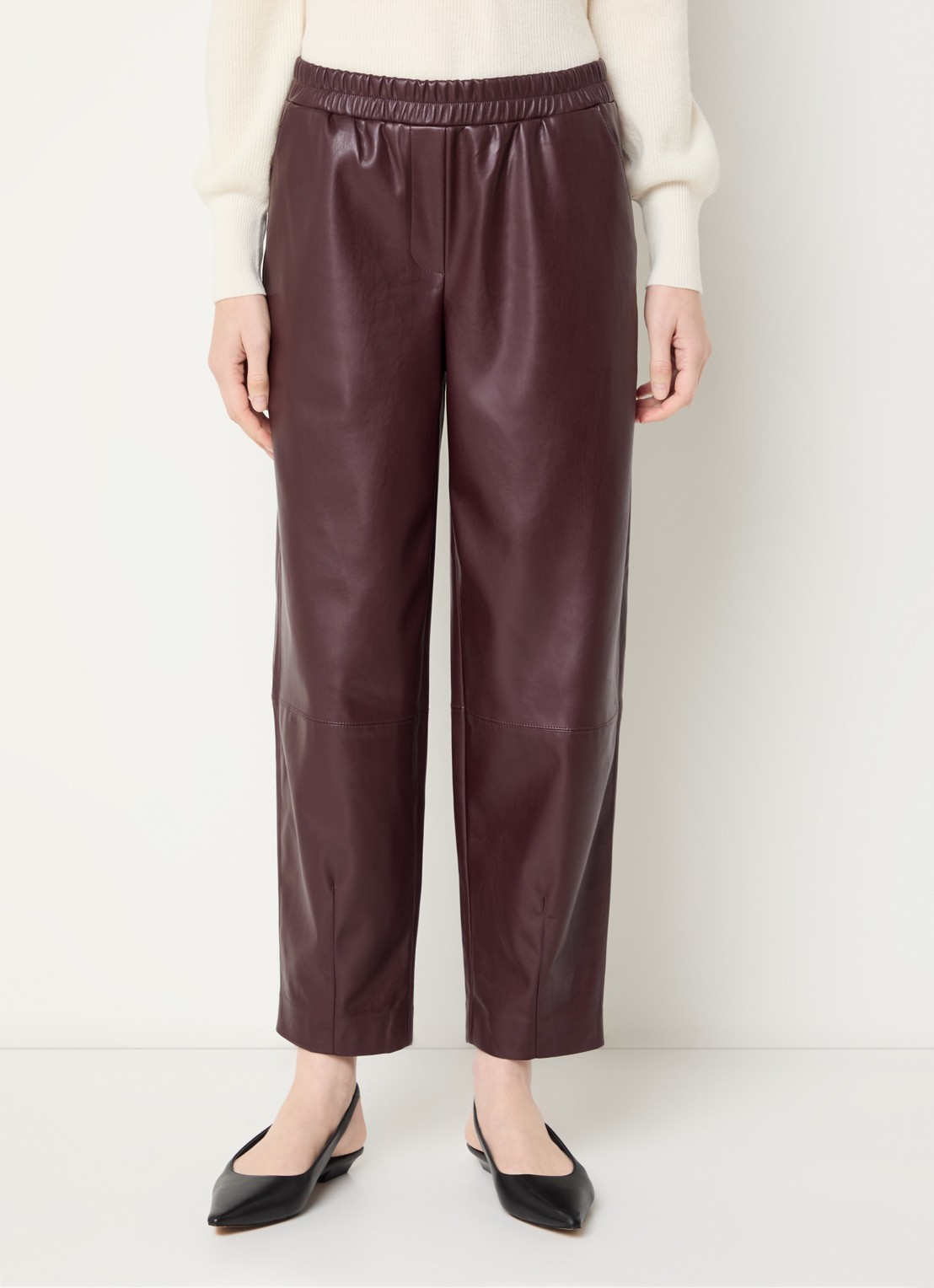 OPUS Myha Edgy mid waist cropped tapered fit broek van imitatieleer - detail bordeauxrood