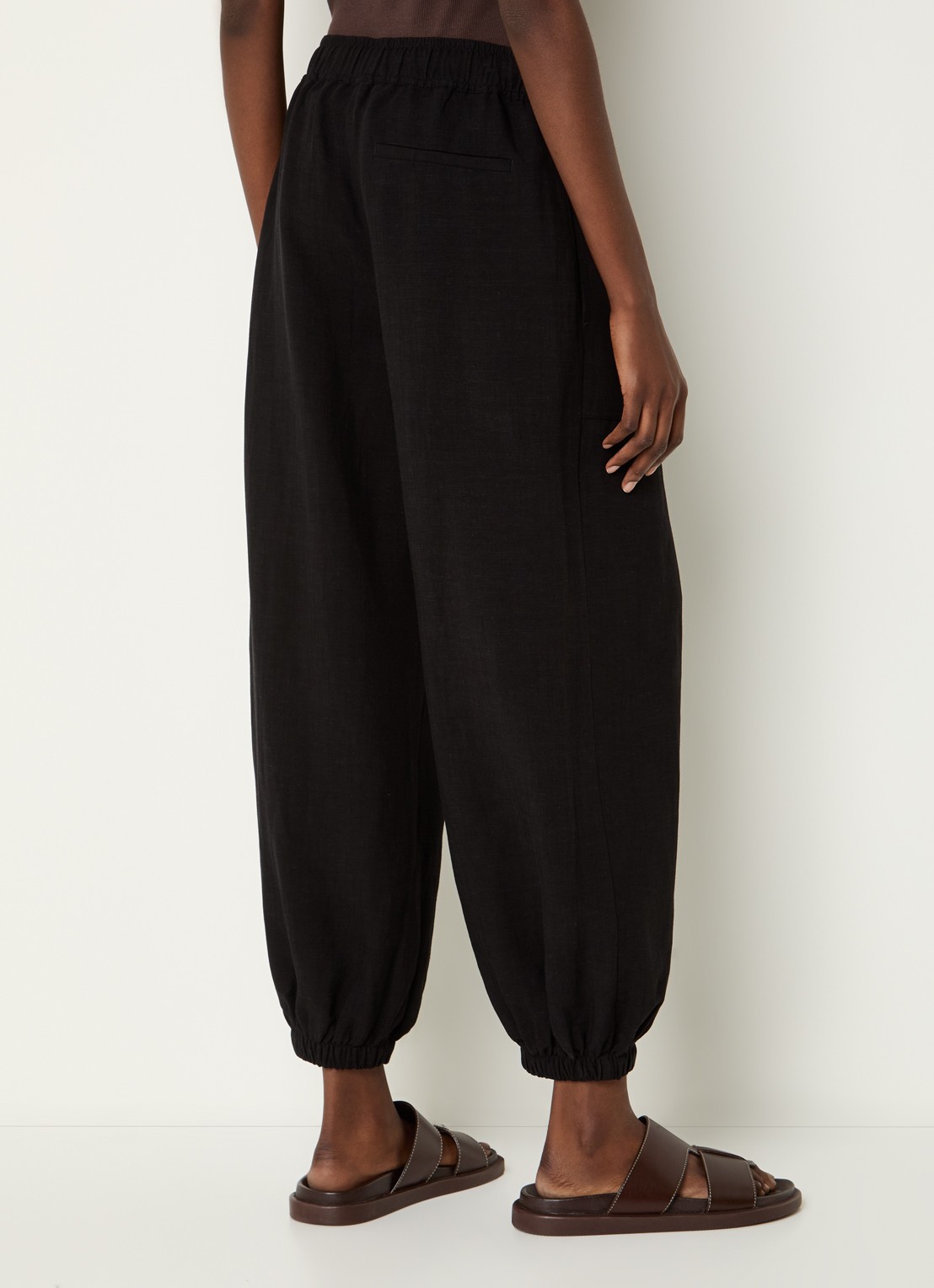 OPUS Myha Oasis high waist cropped tapered fit broek in linnenblend - achterkant 3 zwart