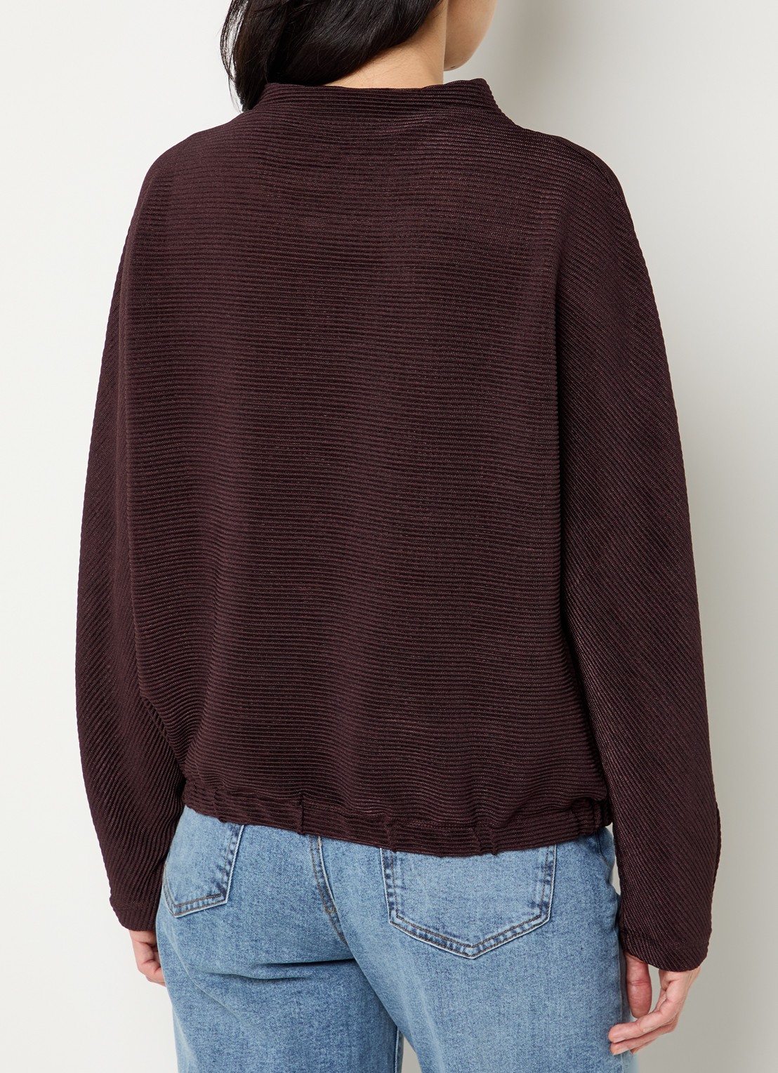 OPUS Saglanz top met ribstructuur - achterkant 3 aubergine