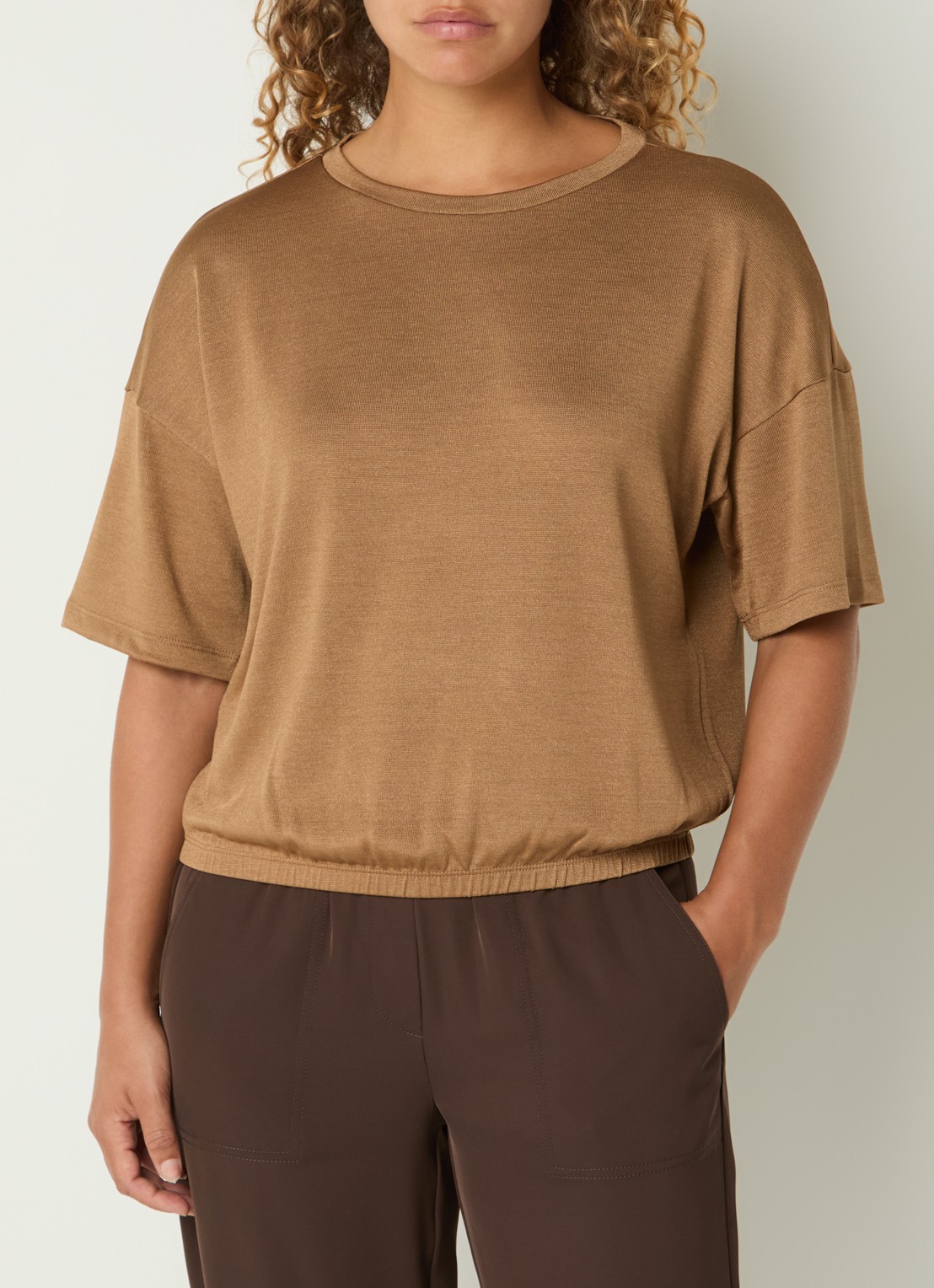 OPUS Salien T-shirt met ronde hals - detail camel