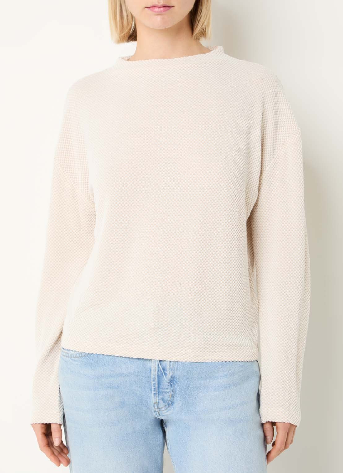 OPUS Serata top met opstaande kraag en print - detail 2 beige