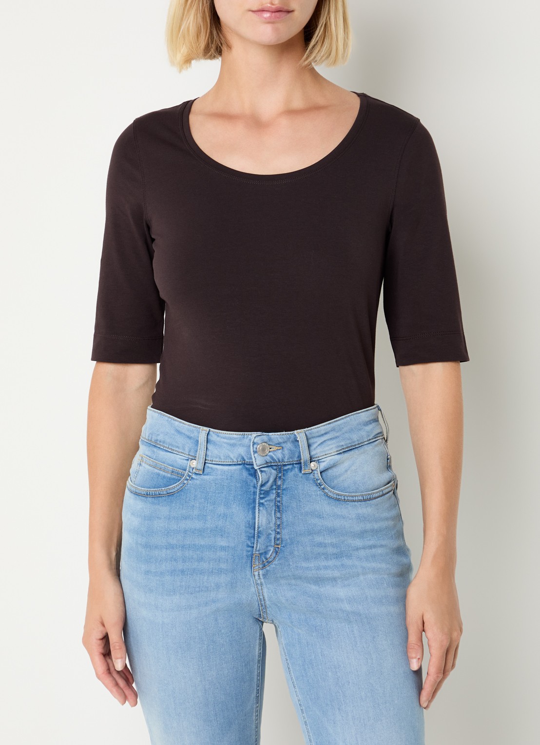 OPUS Serta top met ronde hals - detail 4 donkerbruin