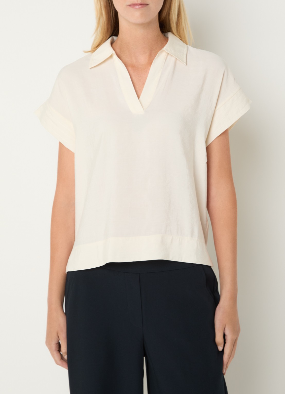 OPUS Siula tuniek met V-hals - detail gebroken wit