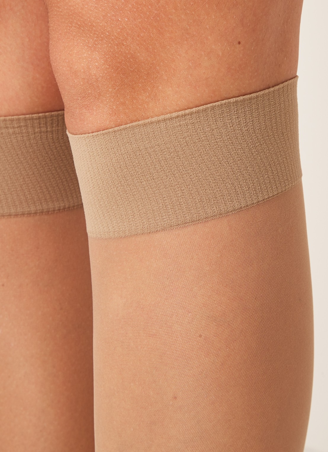 Oroblu Lycia kniekousen in 15 denier  - detail beige