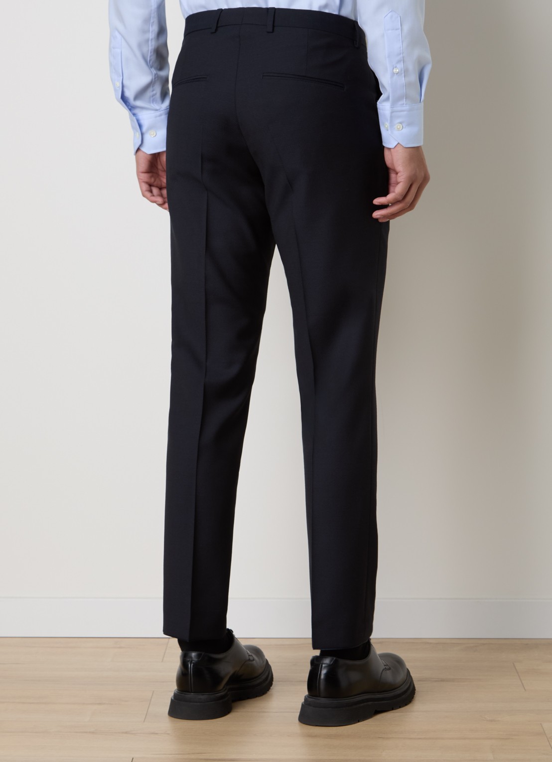 Oscar Jacobson Dandy slim fit pantalon van wol met steekzakken - achterkant donkerblauw