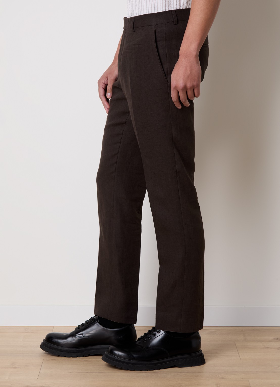 Oscar Jacobson Dandy straight fit pantalon van linnen - detail 2 donkerbruin
