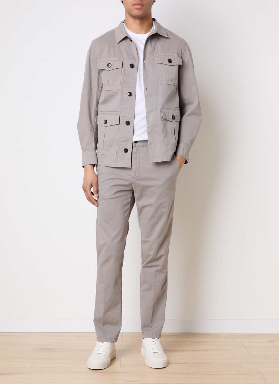 Oscar Jacobson Danik straight fit chino met steekzakken - voorkant 6 donkerbeige
