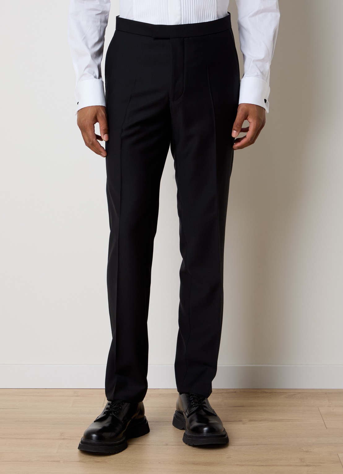 Oscar Jacobson Denz slim fit pantalon van wol met persplooi - detail 4 zwart