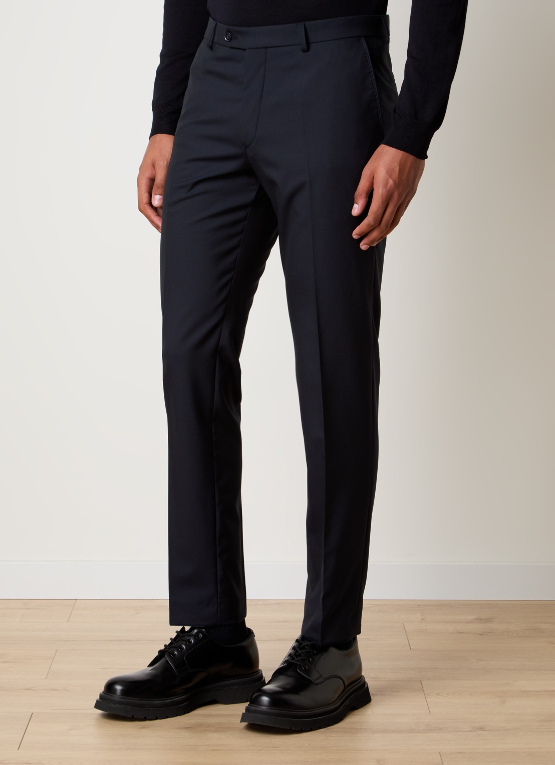 Oscar Jacobson Denz slim fit pantalon van wol met steekzakken - detail donkerblauw