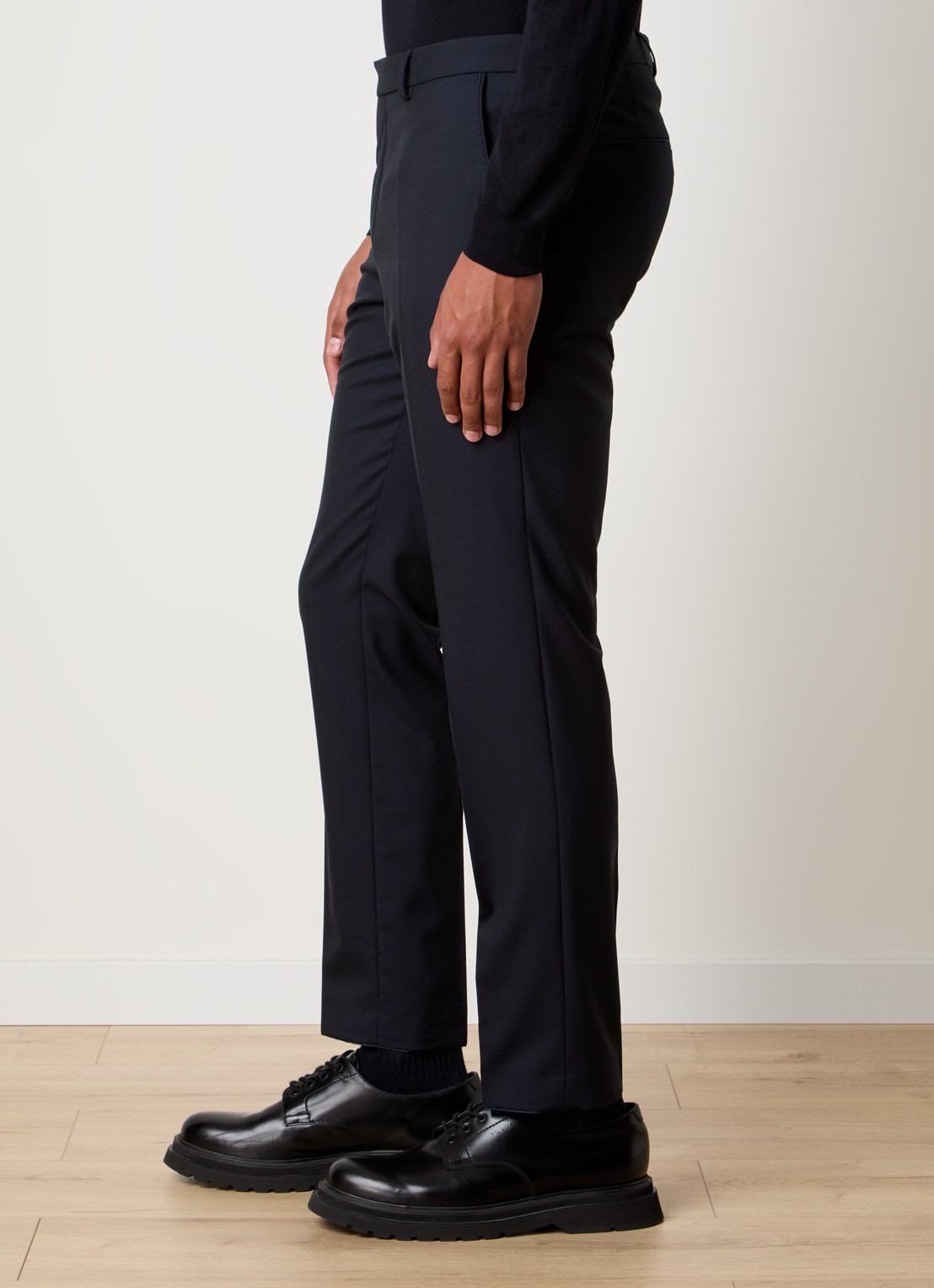 Oscar Jacobson Denz slim fit pantalon van wol met steekzakken - detail 2 donkerblauw