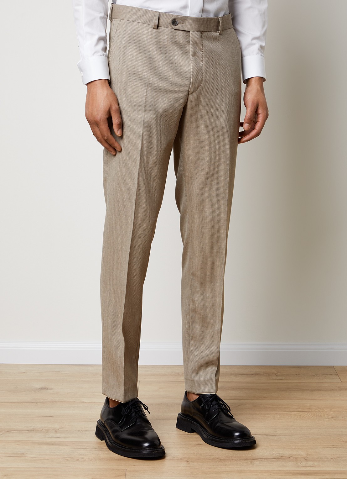 Oscar Jacobson Denz tapered fit chino met steekzakken - detail zand