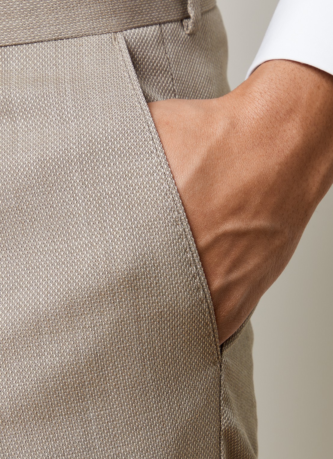Oscar Jacobson Denz tapered fit chino met steekzakken - detail 4 zand