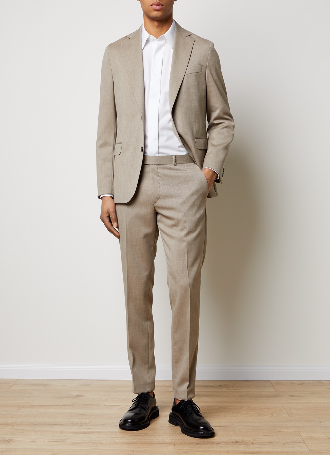 Oscar Jacobson Denz tapered fit chino met steekzakken - voorkant 7 zand