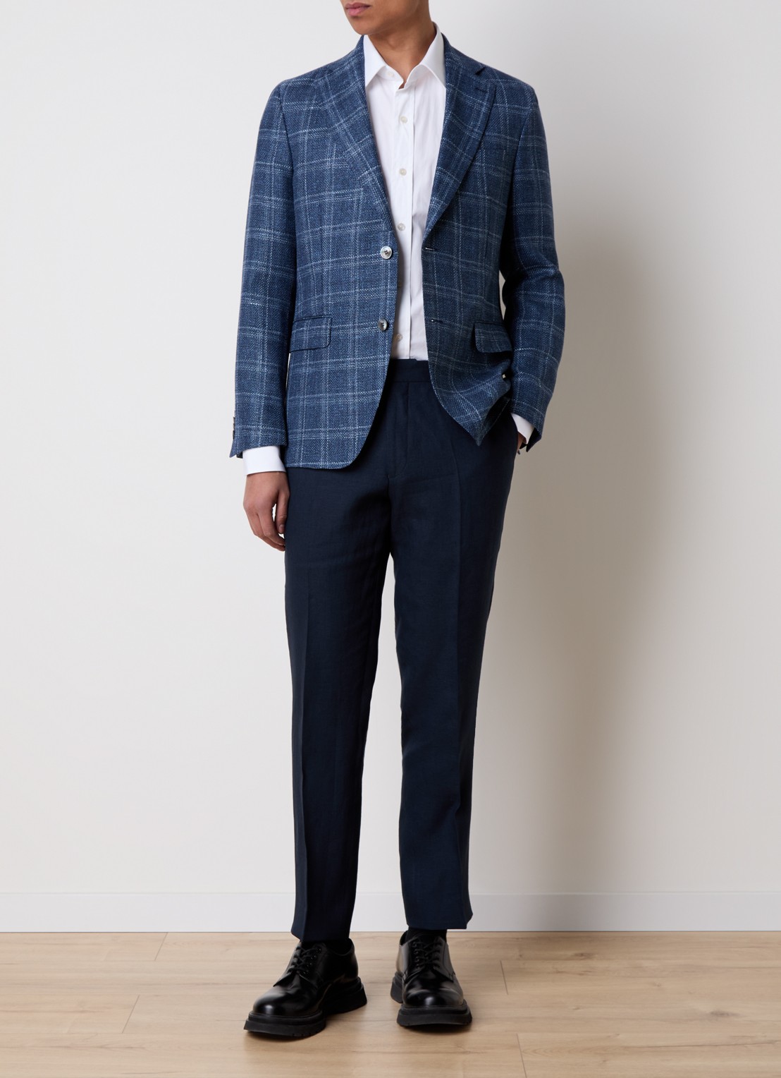 Oscar Jacobson Fogerty regular fit colbert in wolblend met klepzakken  - voorkant 7 indigo