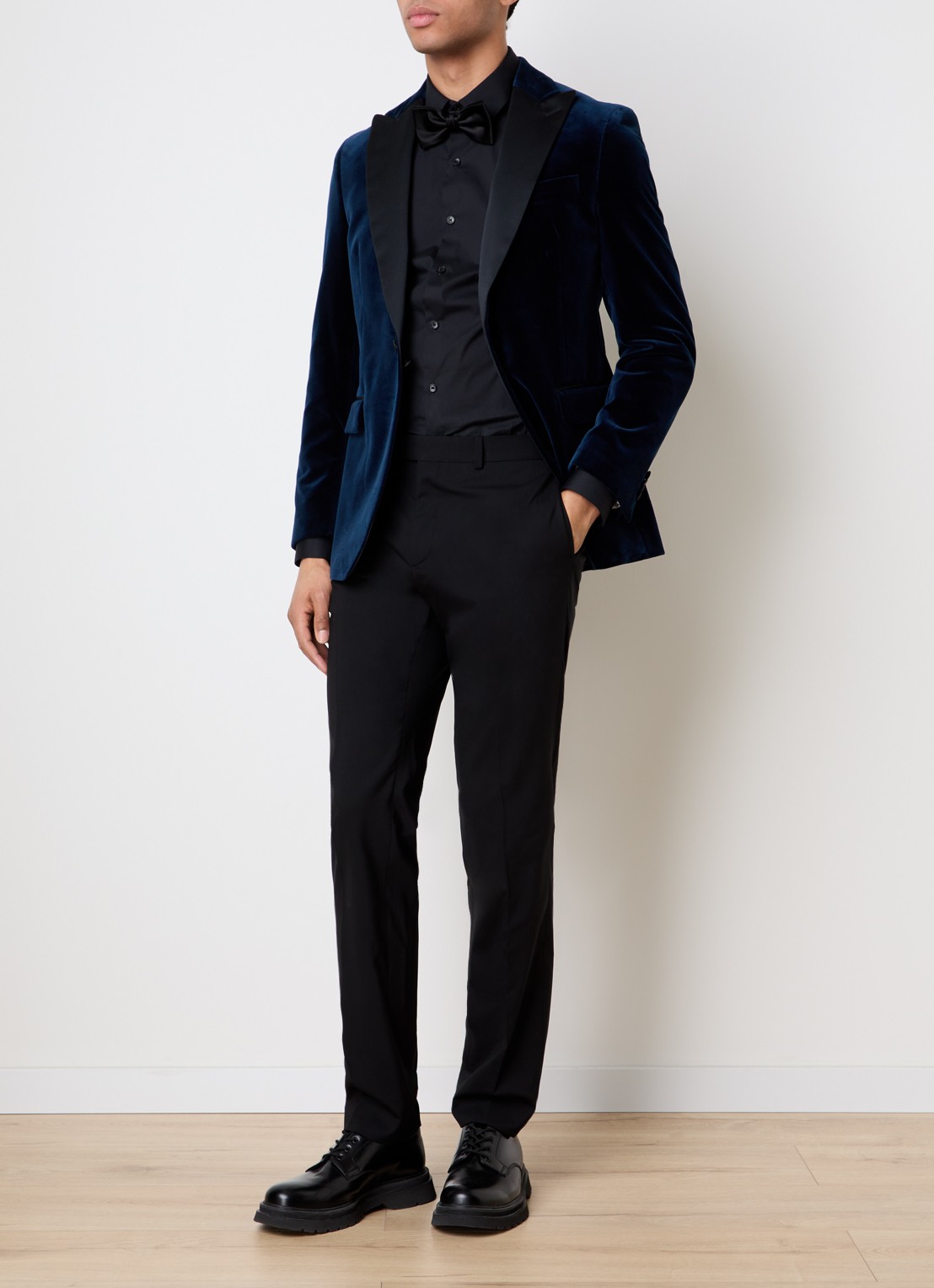 Oscar Jacobson Frampton regular fit colbert in wolblend met klepzakken - voorkant 7 donkerblauw