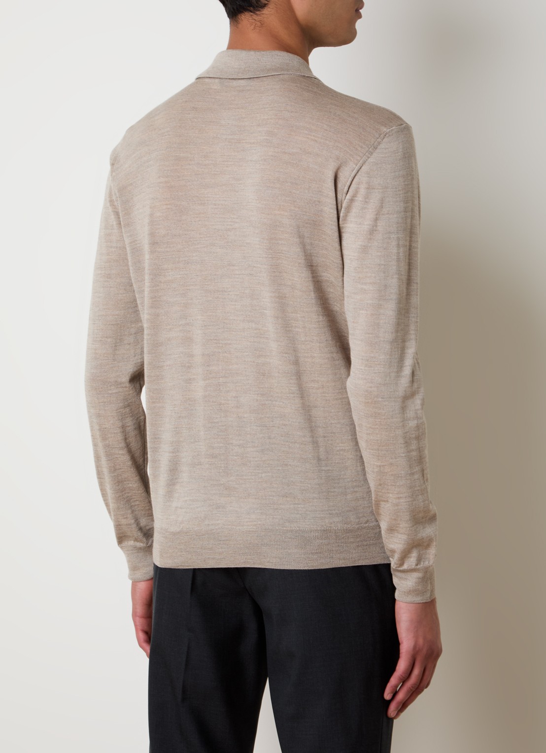 Oscar Jacobson Melvin fijngebreide regular fit polo van scheerwol - achterkant 3 donkerbeige