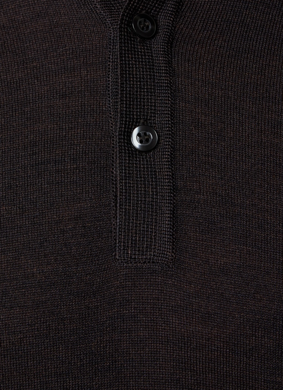 Oscar Jacobson Melvin fijngebreide regular fit polo van scheerwol - detail 2 donkerbruin