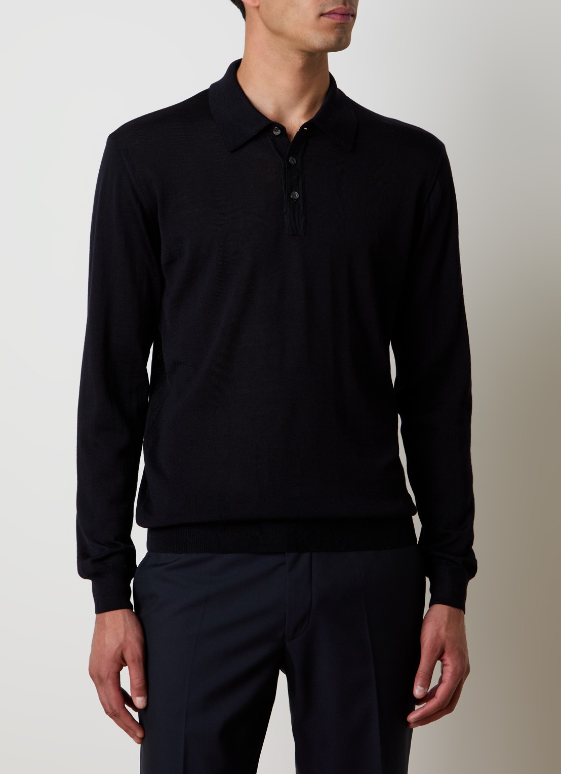 Oscar Jacobson Melvin fijngebreide regular fit polo van scheerwol - detail donkerblauw