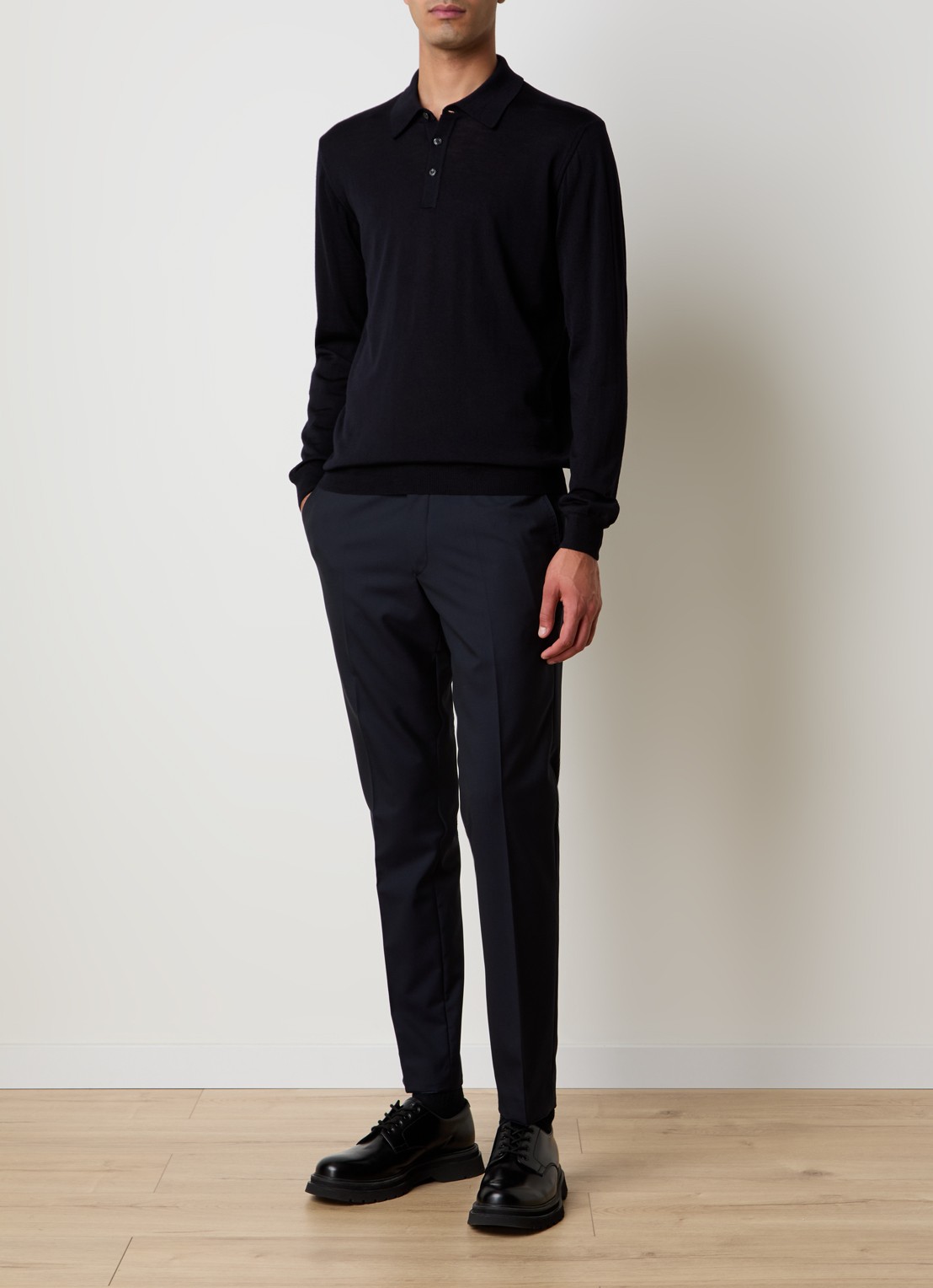 Oscar Jacobson Melvin fijngebreide regular fit polo van scheerwol - voorkant 5 donkerblauw