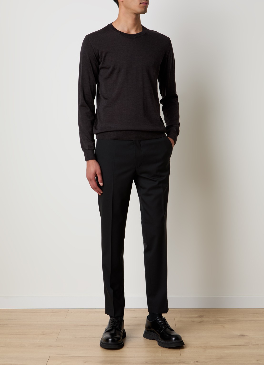 Oscar Jacobson Miguel fijngebreide pullover van scheerwol - voorkant 2 donkerbruin