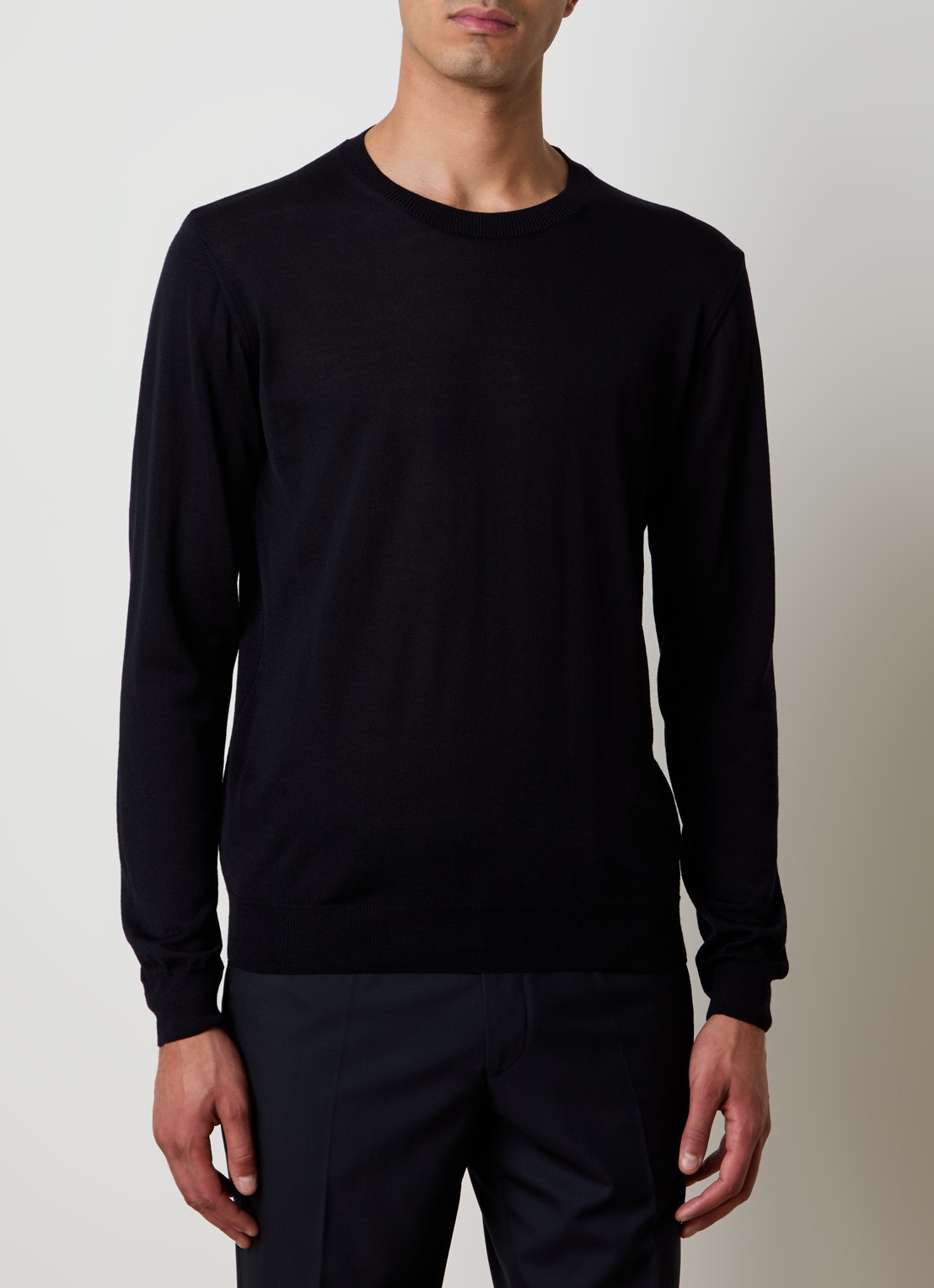 Oscar Jacobson Miguel fijngebreide pullover van scheerwol - detail donkerblauw