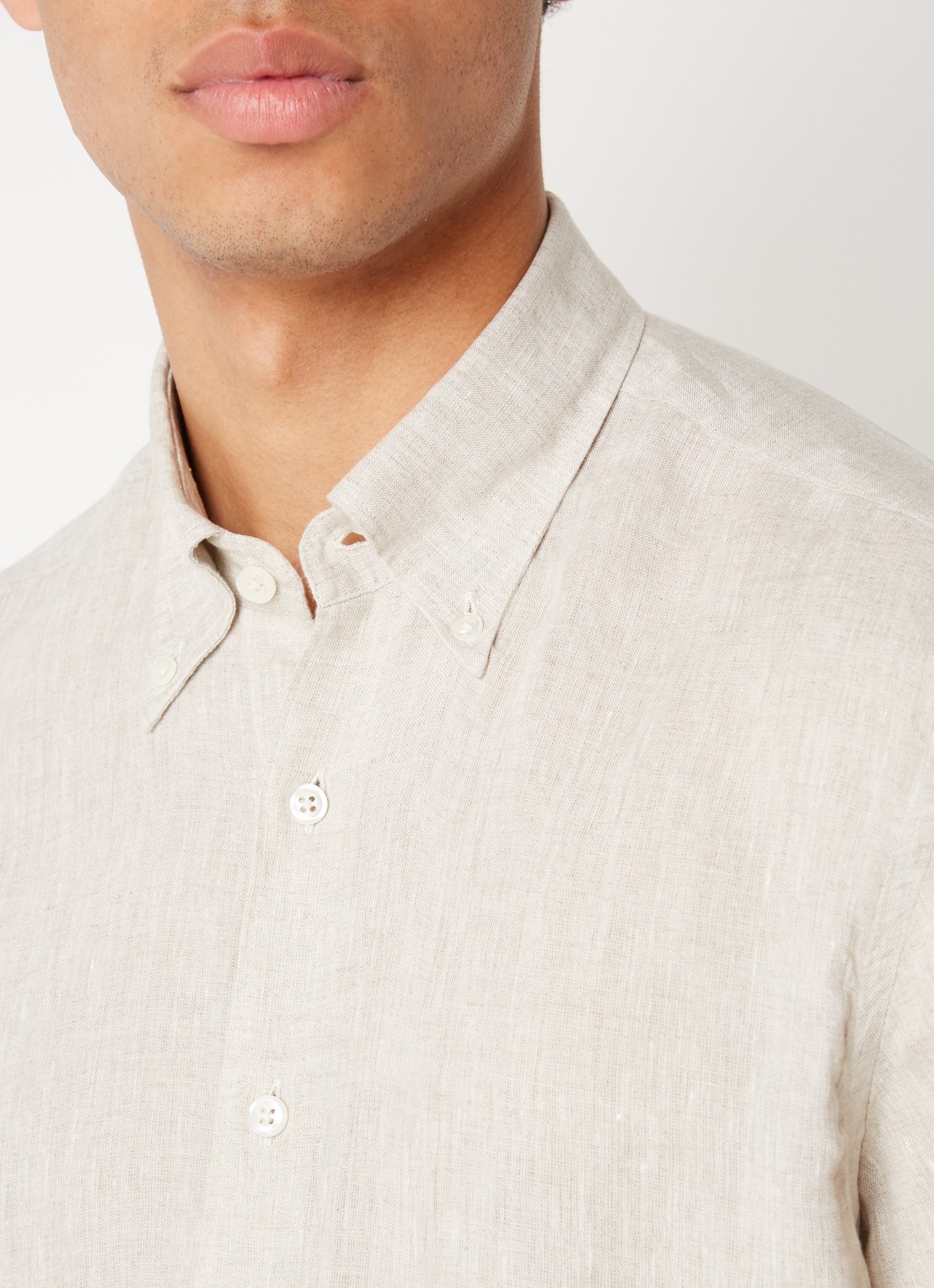 Oscar Jacobson Regular fit overhemd van linnen met button down-kraag - detail 3 beige