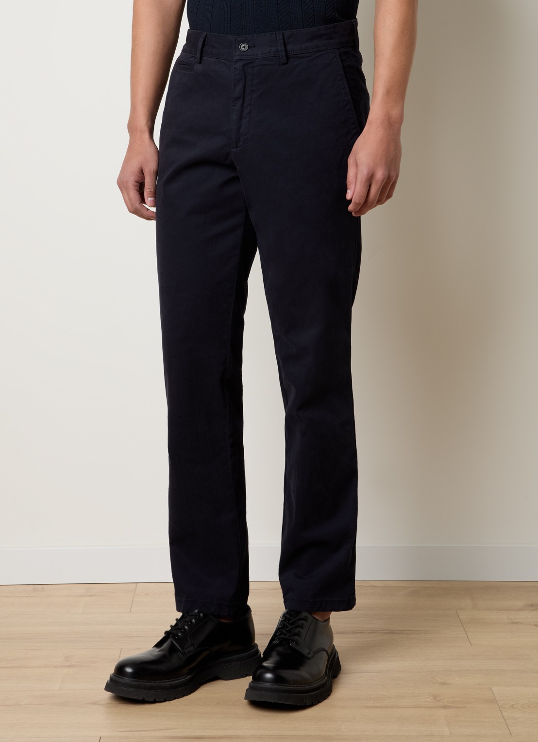Oscar Jacobson Tapered fit chino met steekzakken  - detail 2 donkerblauw