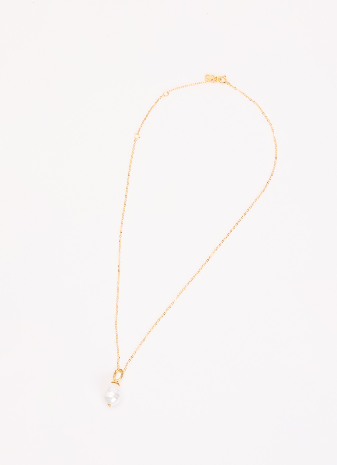 Ottoman Hands Ava ketting met imitatieparel verguld - detail goud