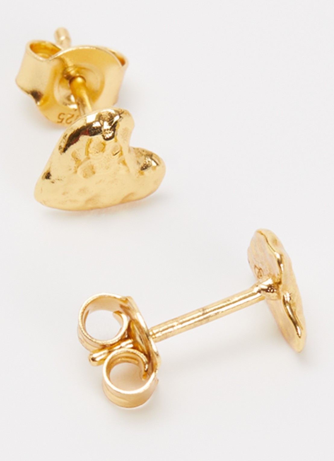 Ottoman Hands Hammered Hearts oorknopjes verguld - detail 3 goud