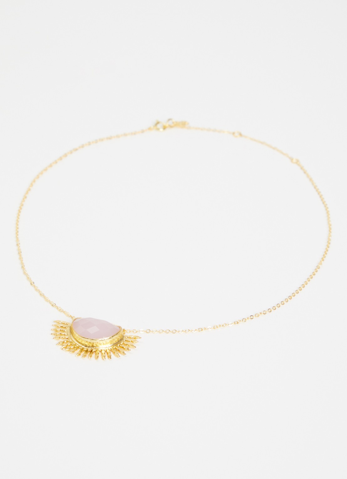 Ottoman Hands Sunrise Aqua Chalcedony ketting verguld - detail lichtroze