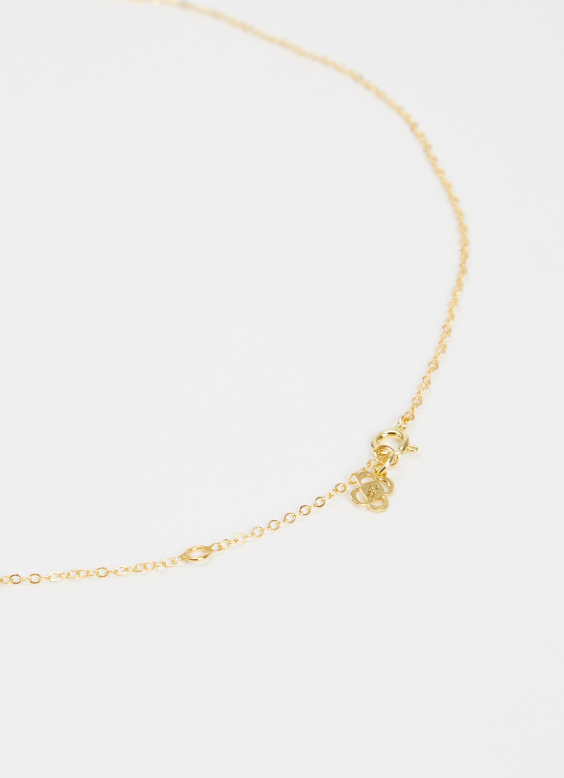Ottoman Hands Sunrise Aqua Chalcedony ketting verguld - detail 2 lichtroze