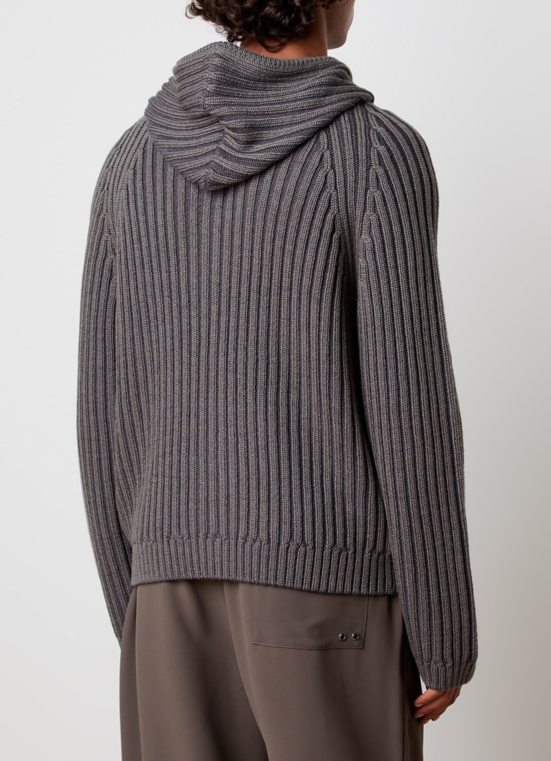 Our Legacy Level Hood ribgebreid vest van merino wol met capuchon - achterkant 3 donkerkhaki