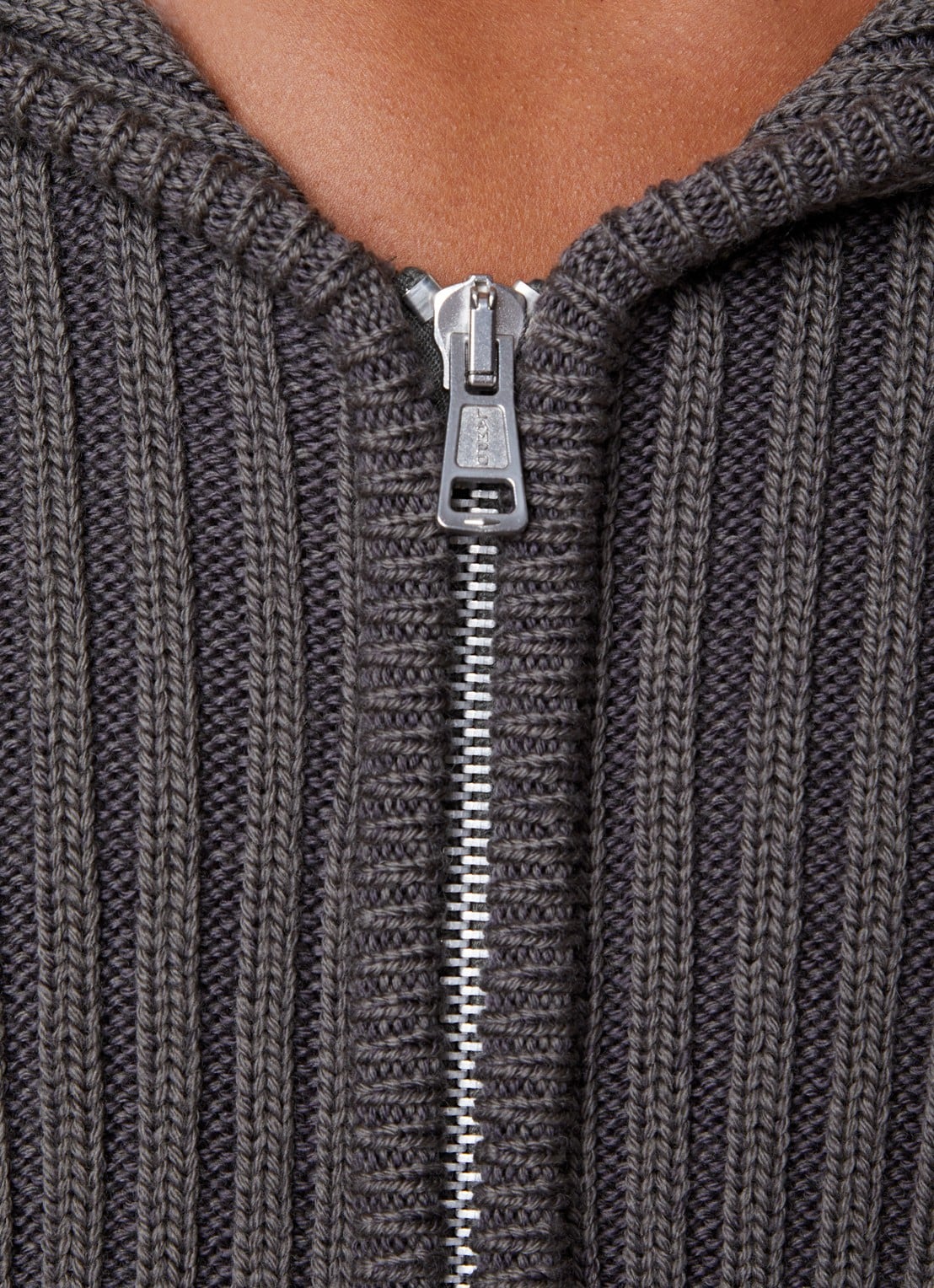Our Legacy Level Hood ribgebreid vest van merino wol met capuchon - detail 5 donkerkhaki