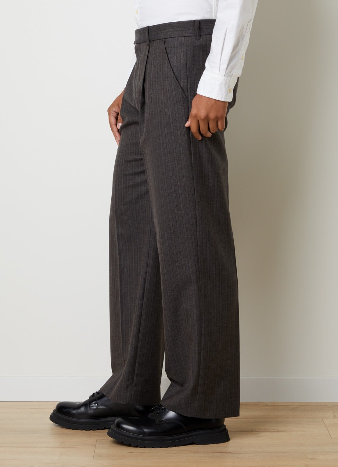 Our Legacy Slack straight fit pantalon met steekzakken - detail 4 donkergrijs