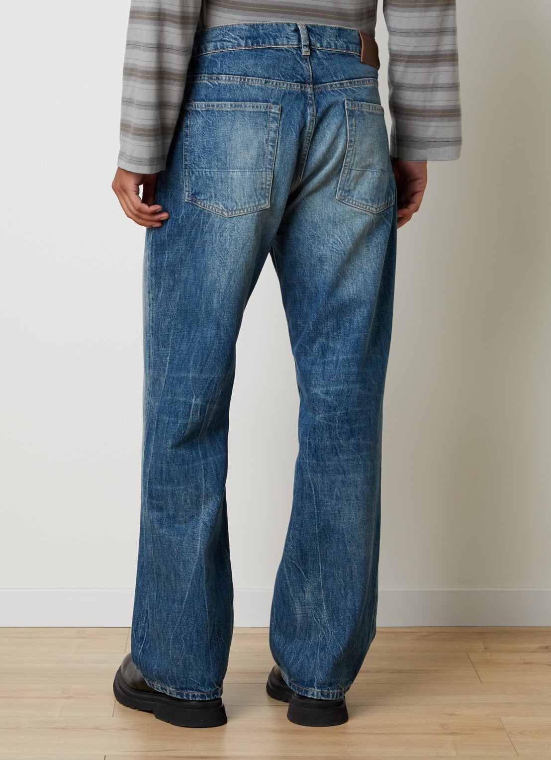 Our Legacy Straight fit jeans met medium wassing en steekzakken - achterkant 4 blauw