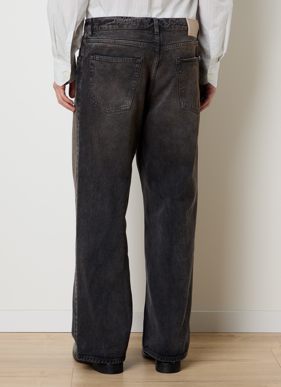 Our Legacy Wide leg jeans met gekleurde wassing - achterkant antraciet