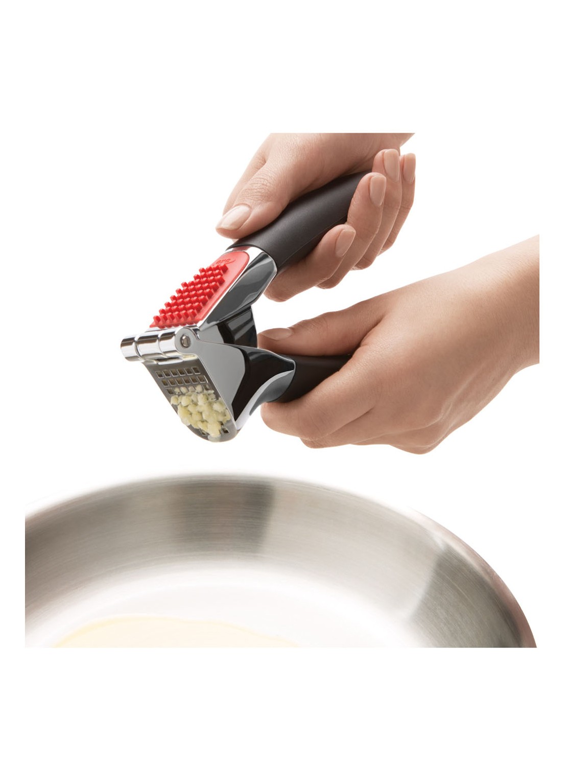 Oxo Good Grips knoflookpers - detail 3 zwart