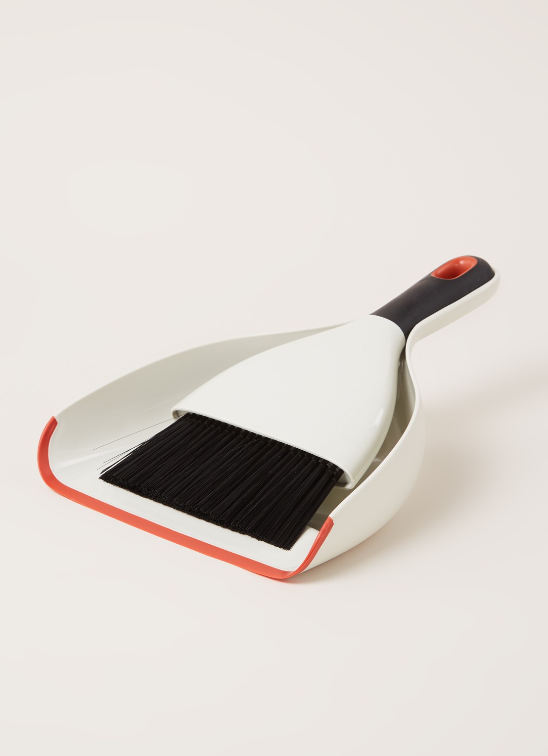 Oxo Good Grips stoffer en blik 32 cm - voorkant 2 lichtgrijs
