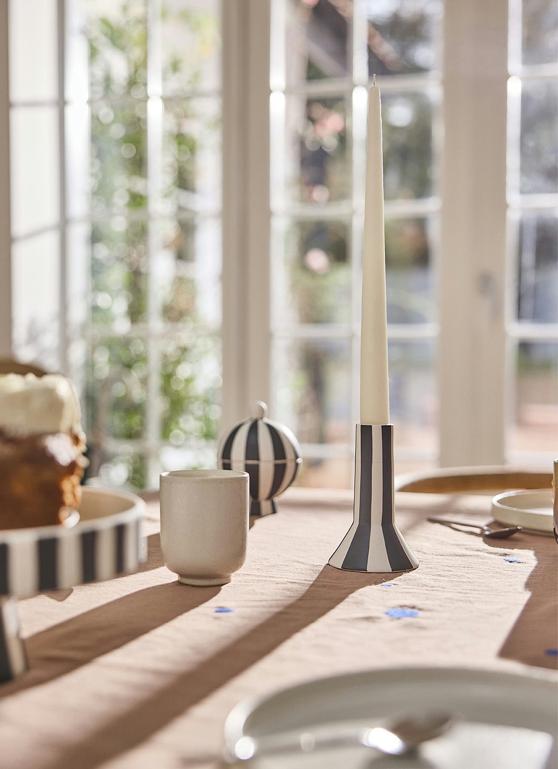 OYOY Living Design Toppu kandelaar 11 cm - voorkant 2 wit