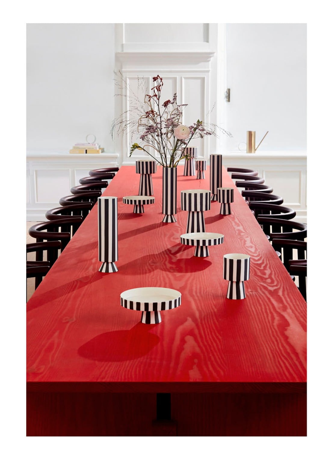 OYOY Living Design Toppu L bloempot van keramiek voor binnen - 24 cm - detail 2 zwart
