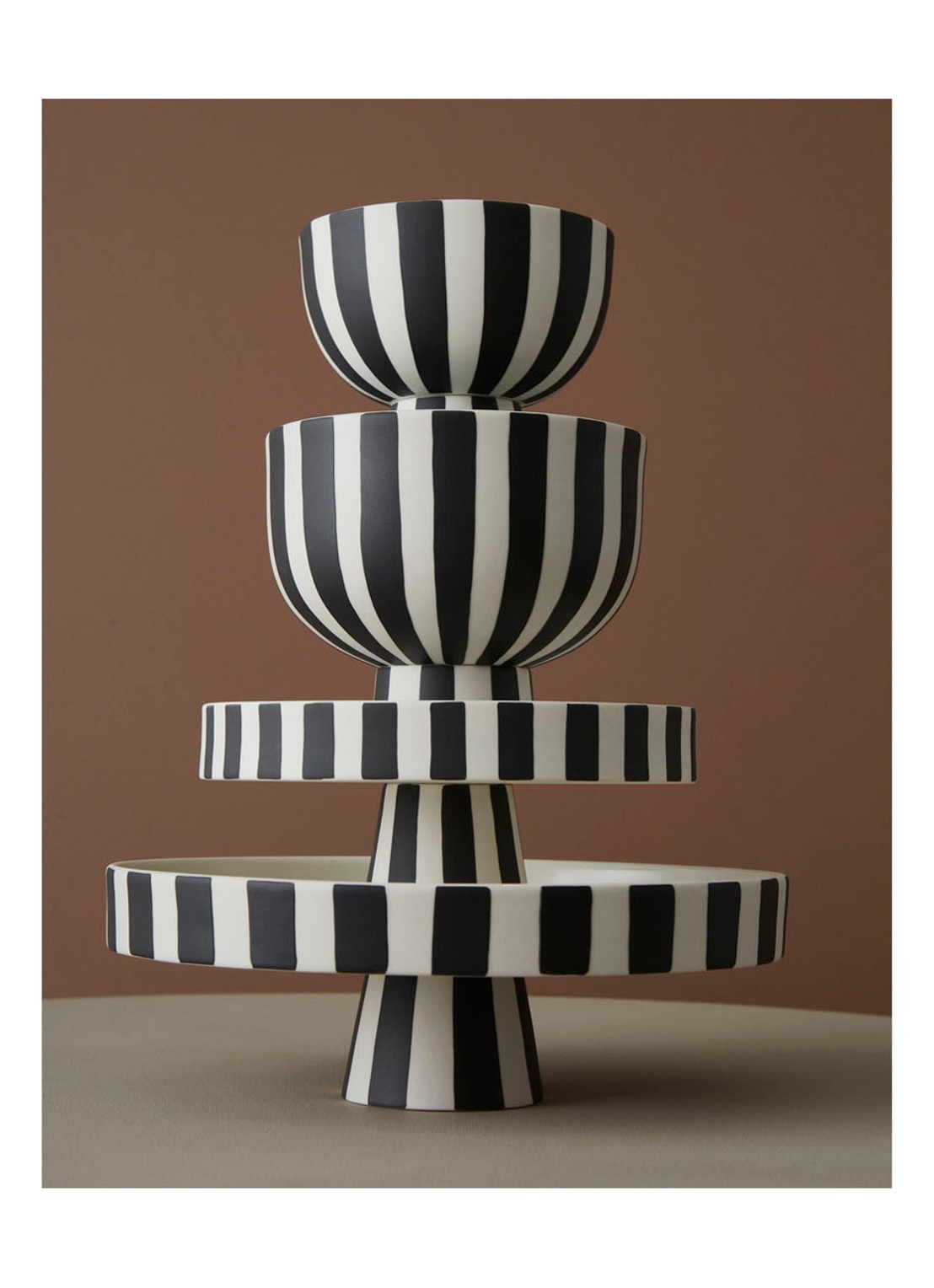 OYOY Living Design Toppu plateau 20 cm - detail 4 zwart