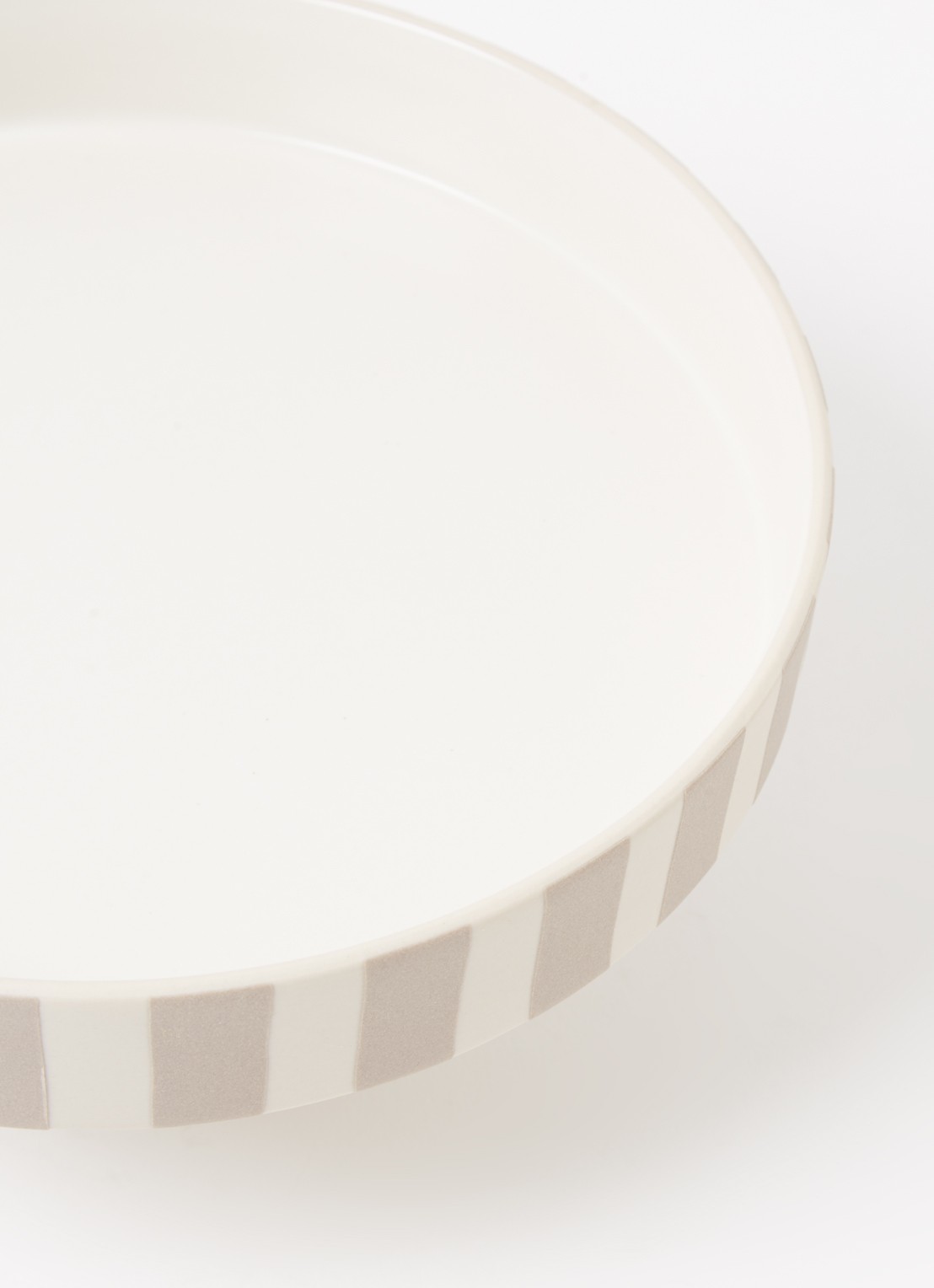 OYOY Living Design Toppu serveerschaal 20 cm - voorkant 2 donkerbeige