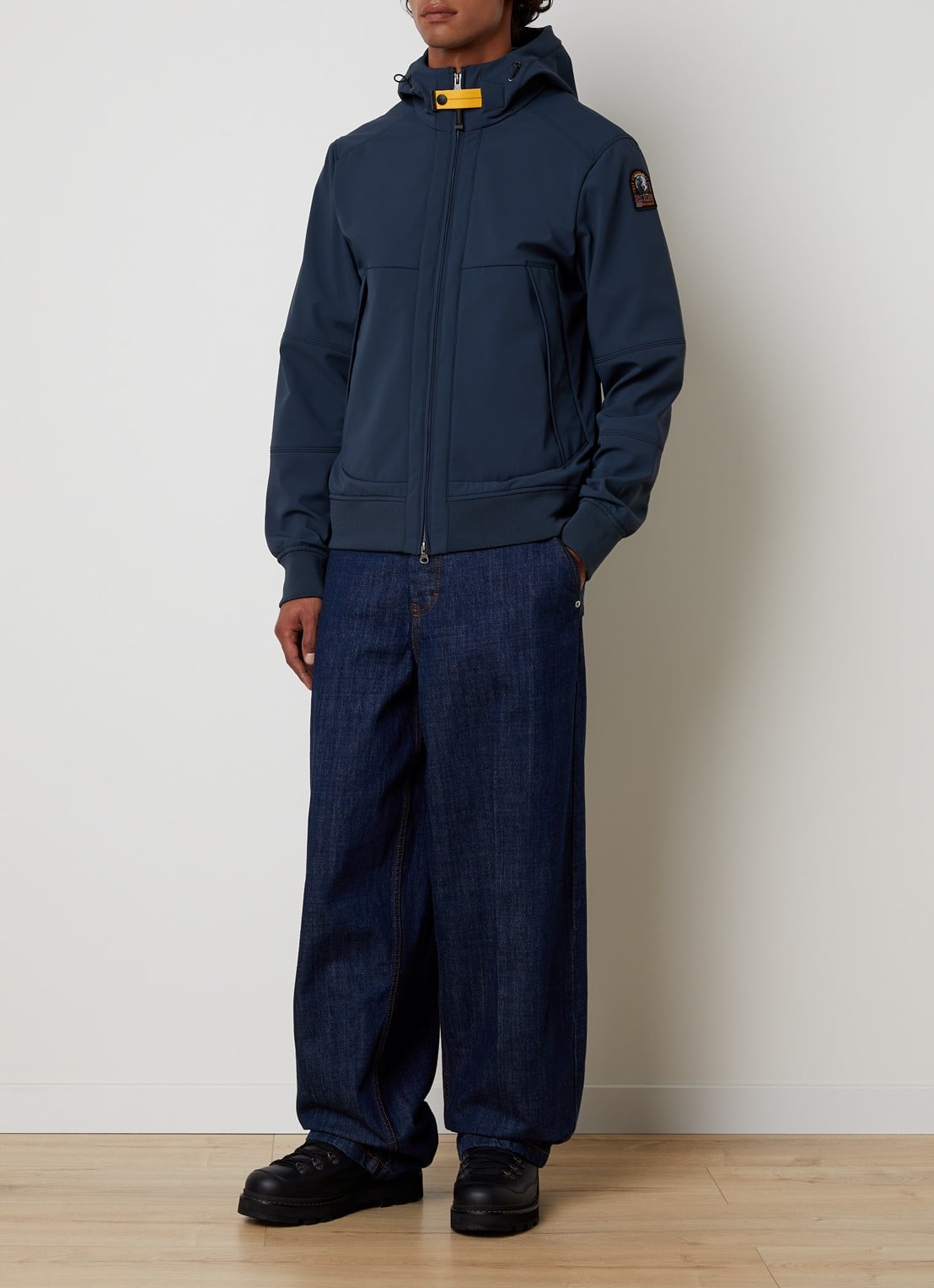 Parajumpers Abner softshell jack met capuchon en ritszakken - voorkant 6 indigo