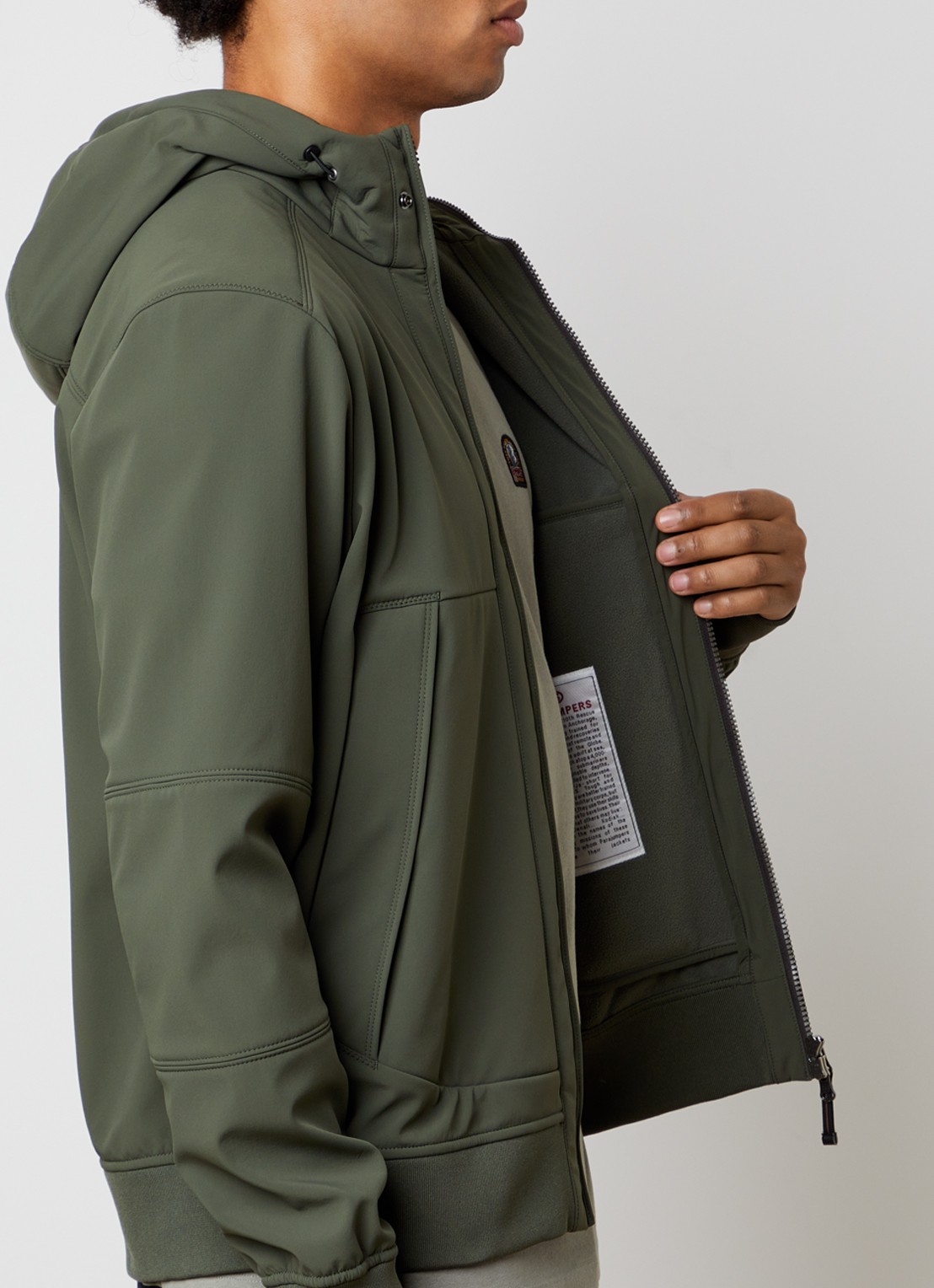 Parajumpers Abner softshell jack met capuchon en ritszakken - detail 5 groen