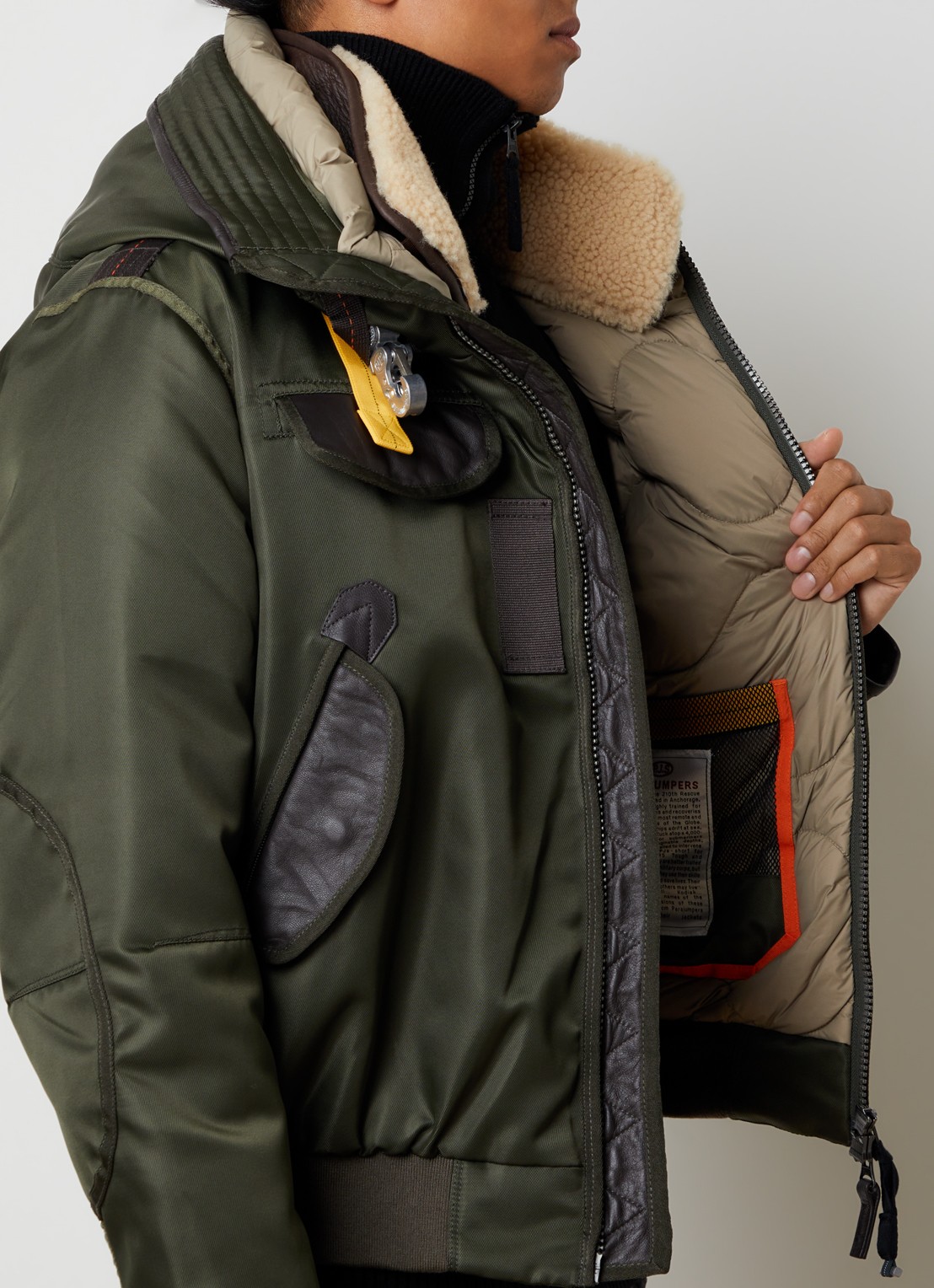 Parajumpers Gobi gewatteerd bomberjack met donsvulling en logo - detail 5 groen