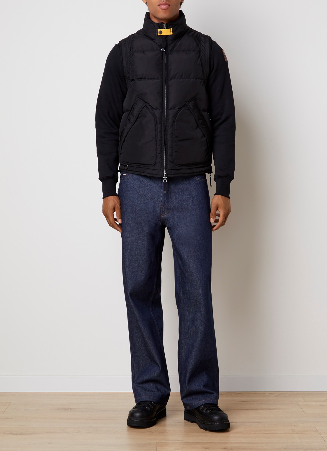 Parajumpers Kobuk bodywarmer met donsvulling - voorkant 2 zwart