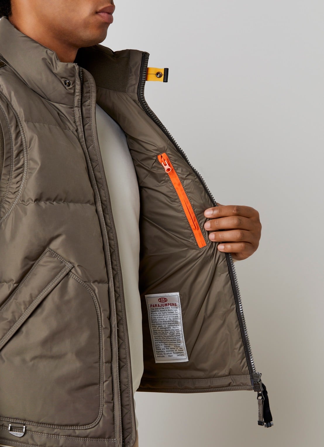 Parajumpers Kobuk bodywarmer met donsvulling - detail 2 bronsgroen
